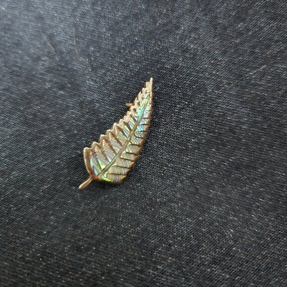 Fern Leaf Pin - Picture 1 of 4